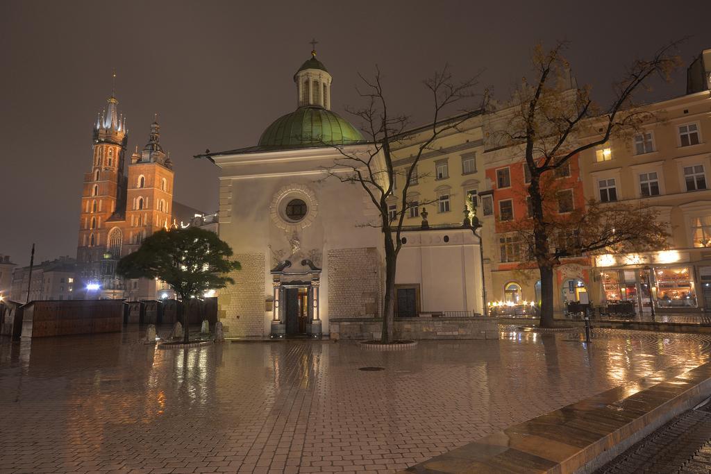 Toop - Near Market Square Kraków